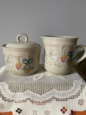 Vintage International Marmalade Blue Ribbon Goose Stoneware Creamer & Sugar Bowl